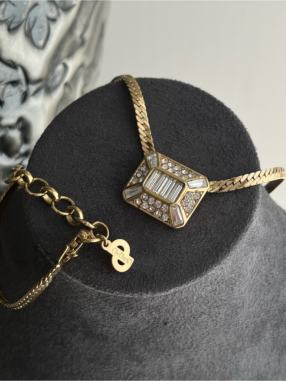 Authentic Vintage Dior Rectangular Centerpiece Baguette Rhinestone Gold Necklace - Picture 4 of 5